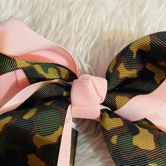 Other - Hair Bow with Clasp NWOT🔥🔥3 for $20